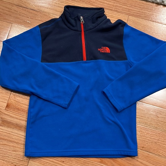 The North Face Other - The North Face Top🌺